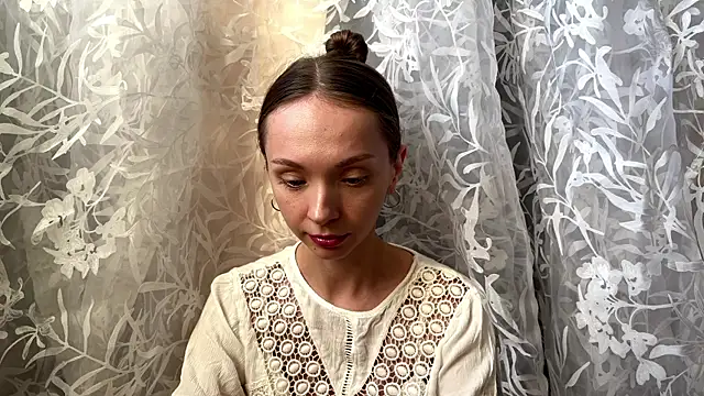 Snapshot of AdriannaBill chatting on July 11, 4:10 pm AdriannaBill online show from July 11, 4:10 pm