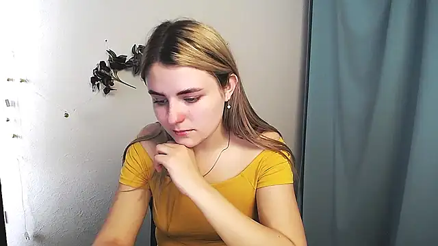 Snapshot of _shy_sabrina__ chatting on May 20, 11:49 am shy sabrina online show from May 20, 11:49 am