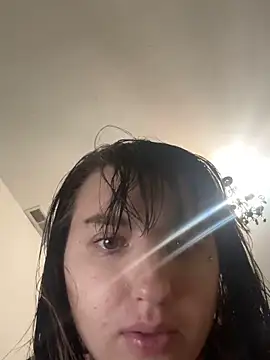 Courtneysinclair online show from April 14, 4:13 pm