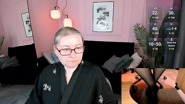 Alexandra Kind online show from July 10, 8:55 pm