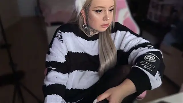 Chibiis online show from April 25, 1:41 pm