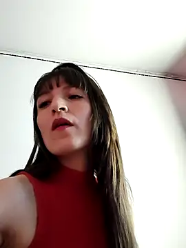 Snapshot of tina_sussy chatting on April 23, 1:35 pm tina sussy online show from April 23, 1:35 pm