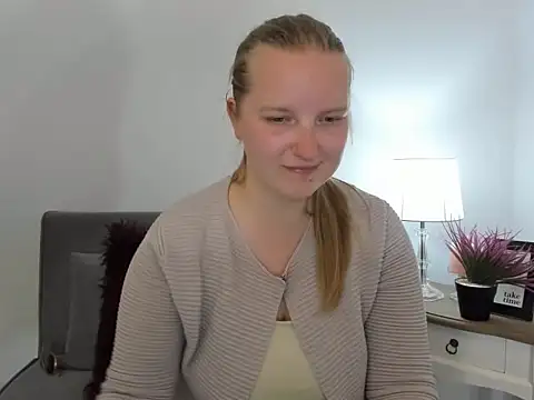 RoseTeacherX online show from April 21, 5:28 pm