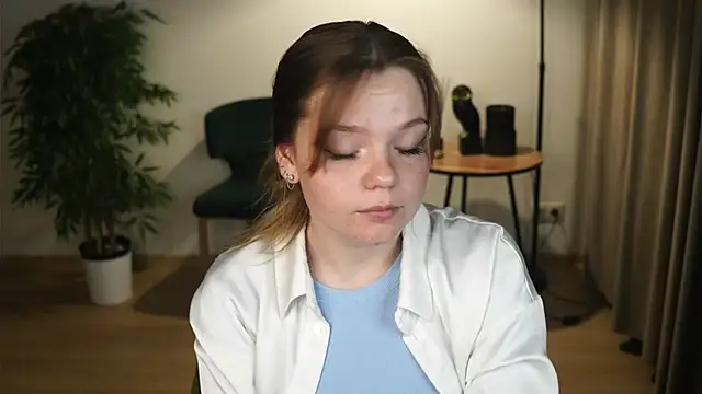 Snapshot of MarloEinck chatting on April 15, 5:42 pm MarloEinck online show from April 15, 5:42 pm