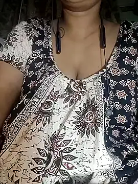 Snapshot of Boudisex69 chatting on May 17, 5:42 pm Boudisex69 online show from May 17, 5:42 pm