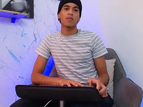 Gabriiel maddox online show from April 15, 1:51 pm