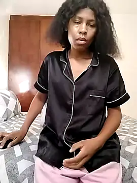 Snapshot of Slender012 chatting on May 9, 5:56 am Slender012 online show from May 9, 5:56 am