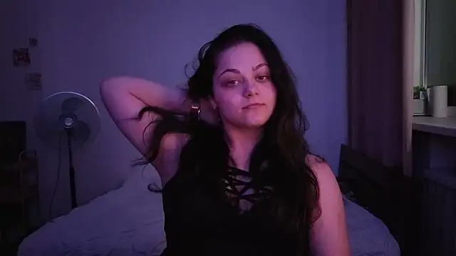 Snapshot of _Mikky_lil_ chatting on July 13, 8:22 pm Mikky lil online show from July 13, 8:22 pm