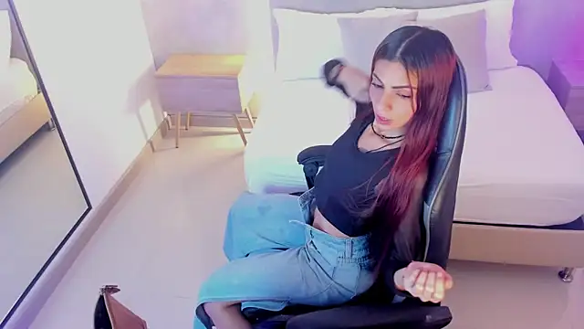 Snapshot of marylin_gold chatting on May 27, 11:24 pm marylin gold online show from May 27, 11:24 pm