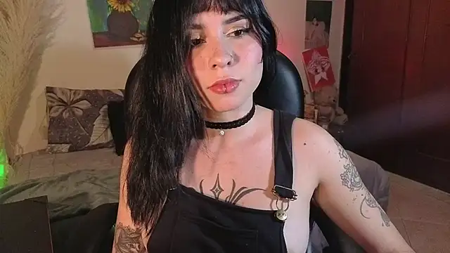 Snapshot of GaiaJonness chatting on May 18, 7:09 pm GaiaJonness online show from May 18, 7:09 pm