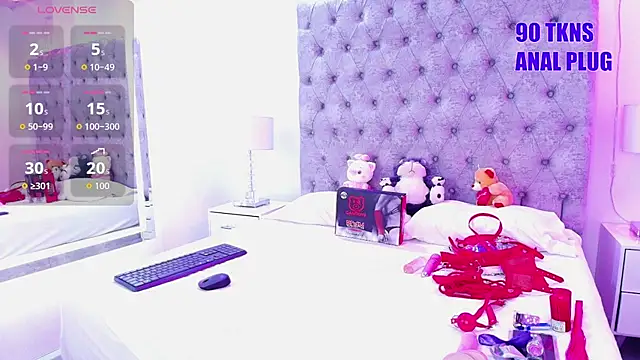 Snapshot of Zoe_M00n chatting on July 14, 7:41 pm Zoe M00n online show from July 14, 7:41 pm
