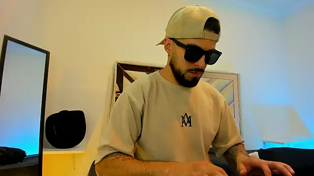 Snapshot of Draco_blaze chatting on June 12, 12:48 pm Draco blaze online show from June 12, 12:48 pm