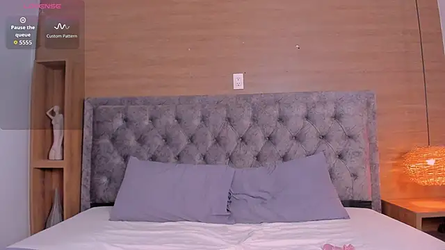 Snapshot of flamin_ chatting on June 21, 4:37 am flamin online show from June 21, 4:37 am