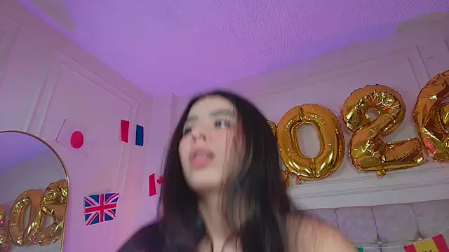 Snapshot of SophieBuitrago chatting on June 16, 7:05 pm SophieBuitrago online show from June 16, 7:05 pm