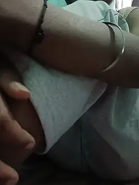 Snapshot of Ishu__Lovee chatting on April 15, 7:04 am Ishu Lovee online show from April 15, 7:04 am