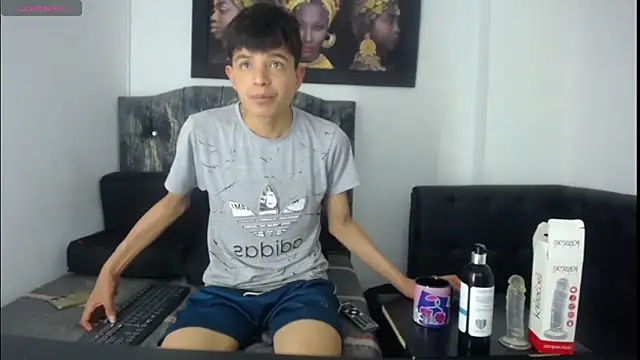 Snapshot of alex_it0 chatting on May 20, 8:26 pm alex it0 online show from May 20, 8:26 pm