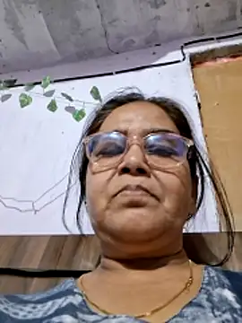 Snapshot of Shalini3456 chatting on April 24, 8:28 am Shalini3456 online show from April 24, 8:28 am