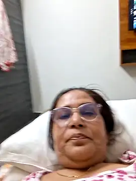 Snapshot of Shalini3456 chatting on May 17, 2:24 pm Shalini3456 online show from May 17, 2:24 pm