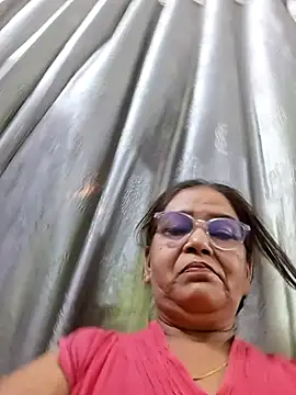 Snapshot of Shalini3456 chatting on May 19, 9:04 am Shalini3456 online show from May 19, 9:04 am