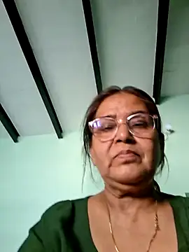 Snapshot of Shalini3456 chatting on May 22, 10:43 am Shalini3456 online show from May 22, 10:43 am
