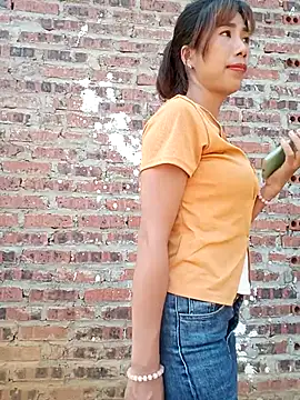 Elena Mia online show from May 16, 12:29 am