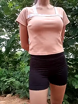 Snapshot of Elena_Mia chatting on July 14, 10:48 pm Elena Mia online show from July 14, 10:48 pm