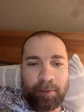 gayboyx77 online show from May 4, 7:32 pm