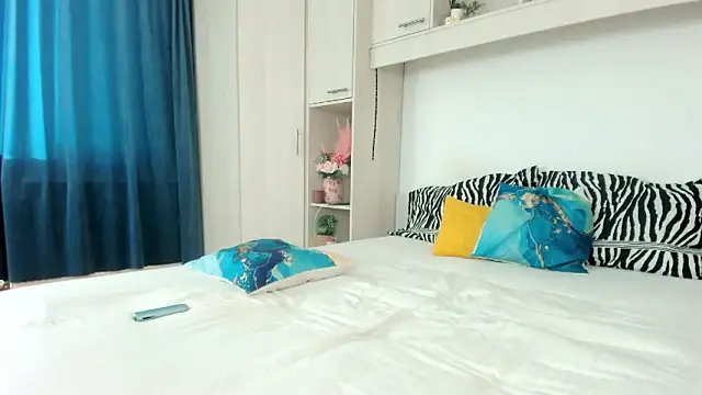 Snapshot of Mira_Shine chatting on July 15, 4:29 am Mira Shine online show from July 15, 4:29 am
