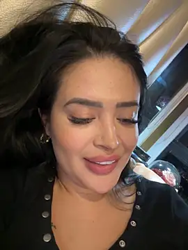 Snapshot of Sara_fun chatting on January 15, 4:32 pm Sara fun online show from January 15, 4:32 pm