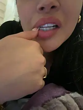 Snapshot of Sara_fun chatting on February 28, 6:20 pm Sara fun online show from February 28, 6:20 pm