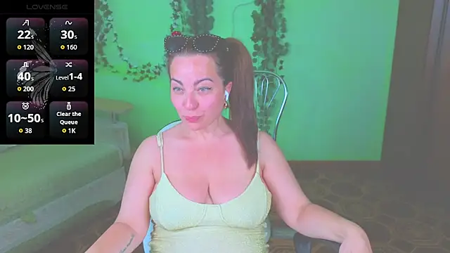 Zoe Zephyr online show from June 19, 6:40 am