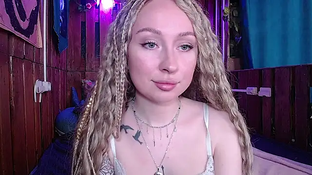 Snapshot of Mimi-Deep chatting on May 16, 8:33 am Mimi-Deep online show from May 16, 8:33 am