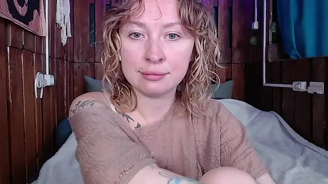 Snapshot of Mimi-Deep chatting on July 19, 7:34 am Mimi-Deep online show from July 19, 7:34 am