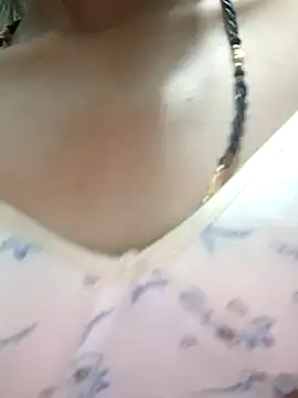 Snapshot of Sexy_Hena_69 chatting on May 12, 5:10 pm Sexy Hena 69 online show from May 12, 5:10 pm