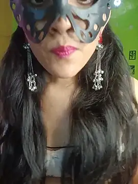 Snapshot of Sexy_Hena_69 chatting on June 25, 7:57 am Sexy Hena 69 online show from June 25, 7:57 am
