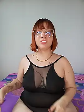 Snapshot of Curves_Nina chatting on July 11, 9:05 pm Curves Nina online show from July 11, 9:05 pm
