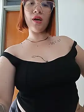 Snapshot of Curves_Nina chatting on July 18, 7:28 pm Curves Nina online show from July 18, 7:28 pm