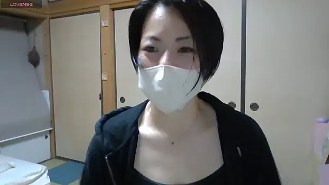Snapshot of rin2432 chatting on May 7, 2:33 pm rin2432 online show from May 7, 2:33 pm