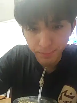 Userknowarg online show from April 20, 1:36 pm