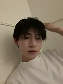 Snapshot of XRIIX chatting on April 16, 1:23 pm XRIIX online show from April 16, 1:23 pm