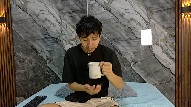 NoahWalker   online show from May 24, 11:04 am