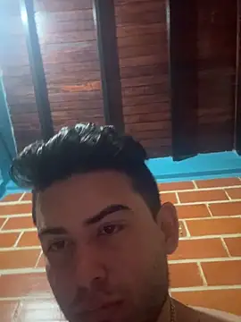 Snapshot of Cleiberjr chatting on April 15, 5:53 pm Cleiberjr online show from April 15, 5:53 pm