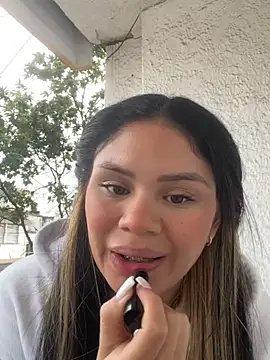 AuroraMoore Pink online show from June 6, 11:15 am