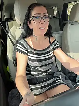 Its Lush Lily online show from April 26, 9:07 am