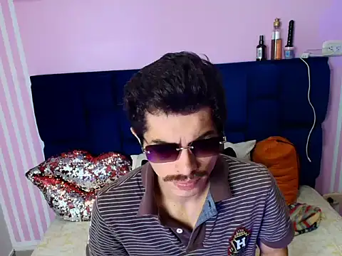 Snapshot of taylor_Stele chatting on May 5, 1:52 pm taylor Stele online show from May 5, 1:52 pm