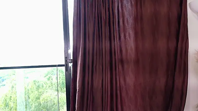 Snapshot of Aroon_connor1 chatting on May 27, 10:29 pm Aroon connor1 online show from May 27, 10:29 pm