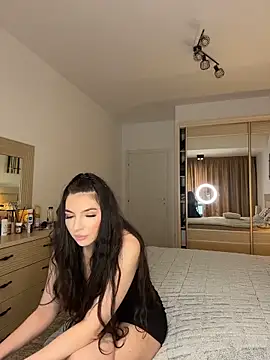 Snapshot of CandyElla_ chatting on May 17, 7:21 pm CandyElla online show from May 17, 7:21 pm