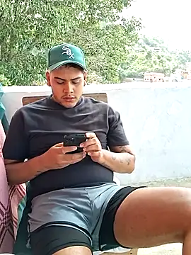 Snapshot of Saul_88 chatting on May 28, 2:03 pm Saul 88 online show from May 28, 2:03 pm