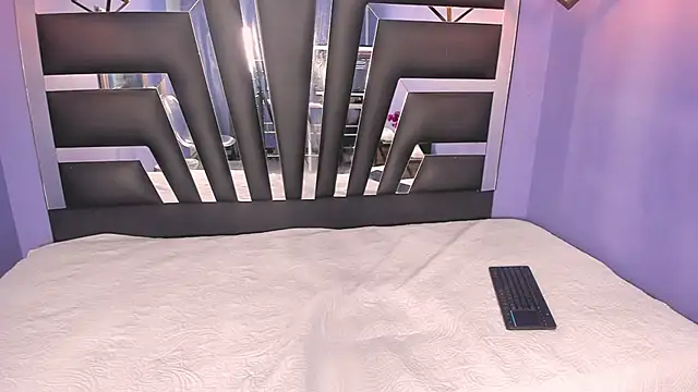 VeluniLiore online show from April 23, 5:41 am