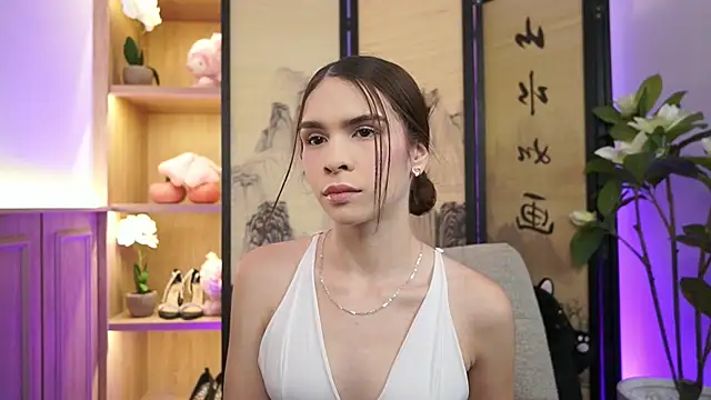 Snapshot of AlinaBennet_ chatting on July 3, 11:38 am AlinaBennet online show from July 3, 11:38 am